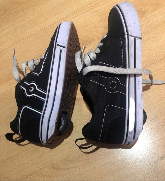 2 ZAPATILLAS CON RUEDAS HEELYS Tallas 32 y 34