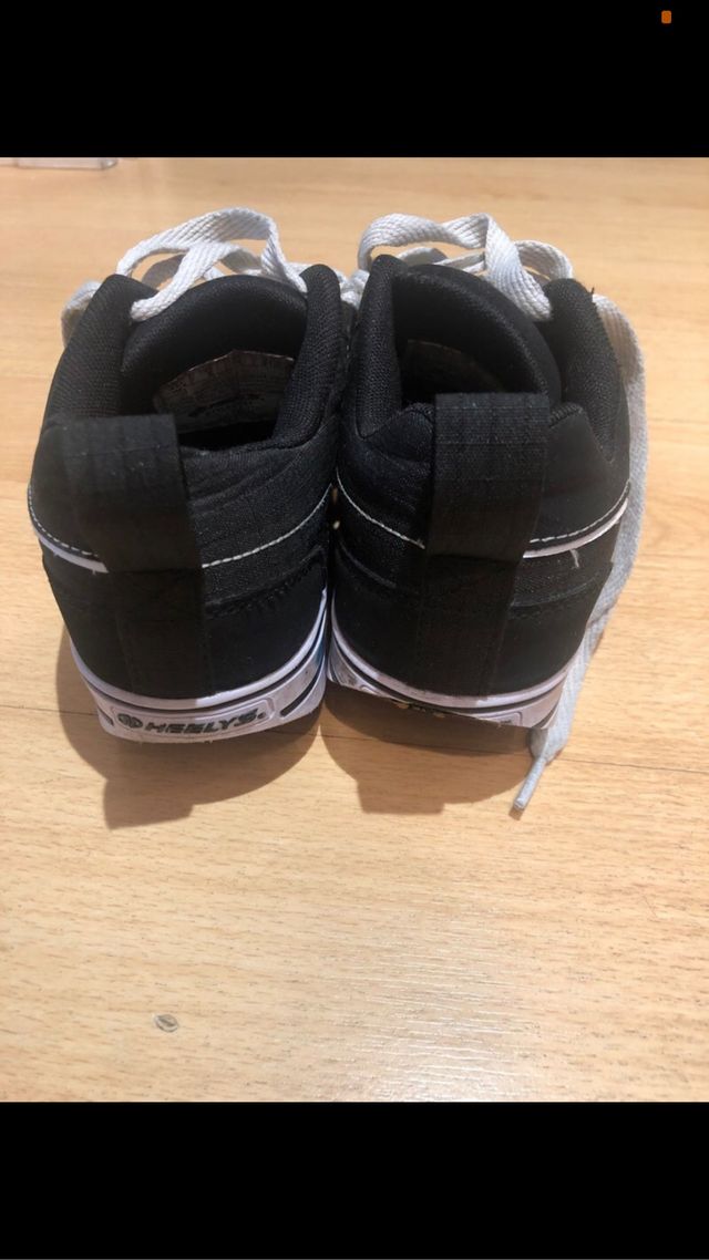 2 ZAPATILLAS CON RUEDAS HEELYS Tallas 32 y 34
