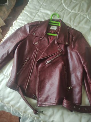 chaqueta cuero rojo
