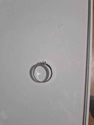Anillo de oro blanco de 18 ktes y diamante