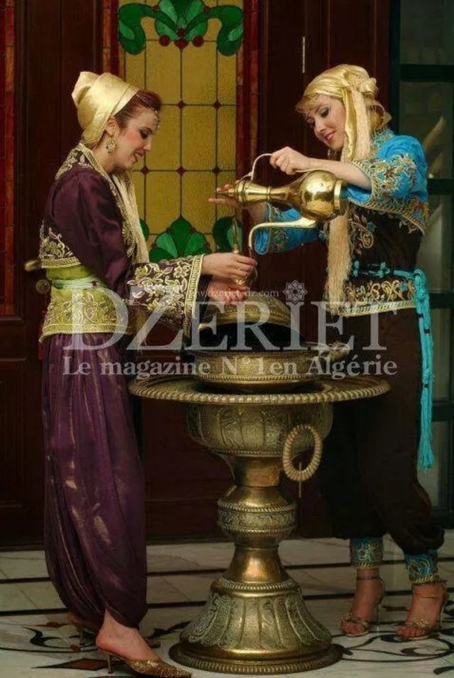 Lavamanos árabe tradicional Tass Chllal. De adorno