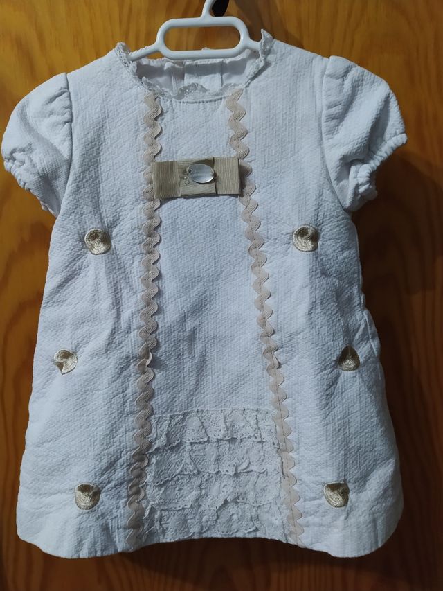 conjunto de vestido, chaqueta y zapatitos