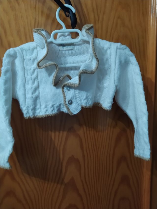 conjunto de vestido, chaqueta y zapatitos