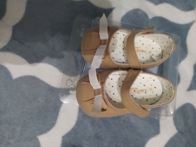 conjunto de vestido, chaqueta y zapatitos