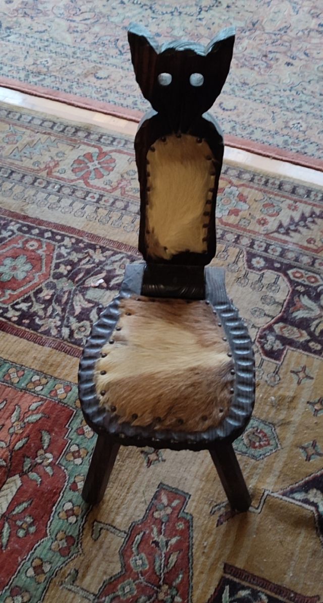 Silla búho única piel de cabra hecha a mano