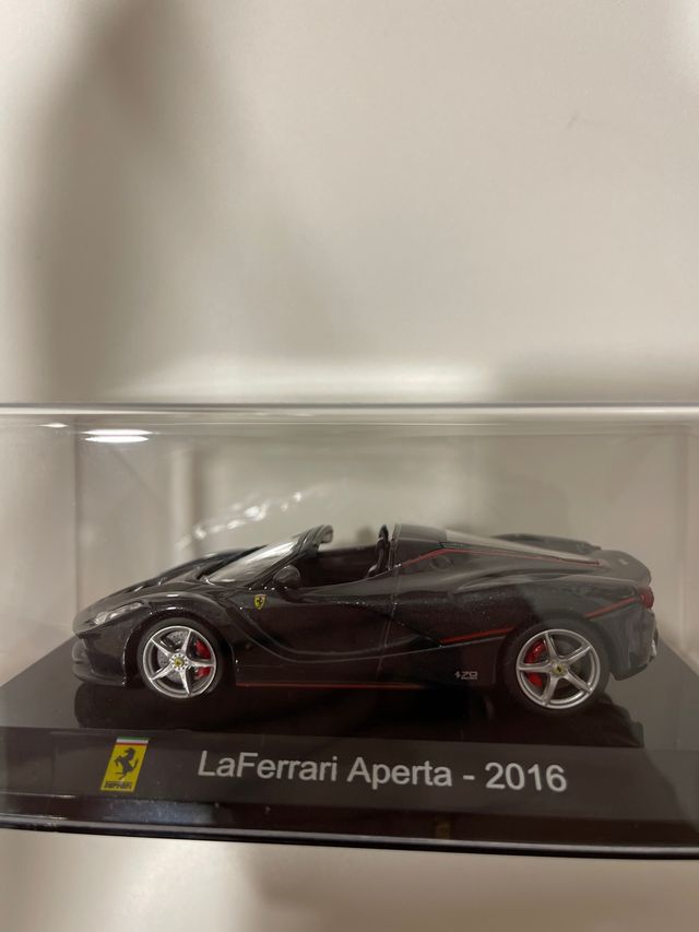 Coche la Ferrari Aperta - 2016