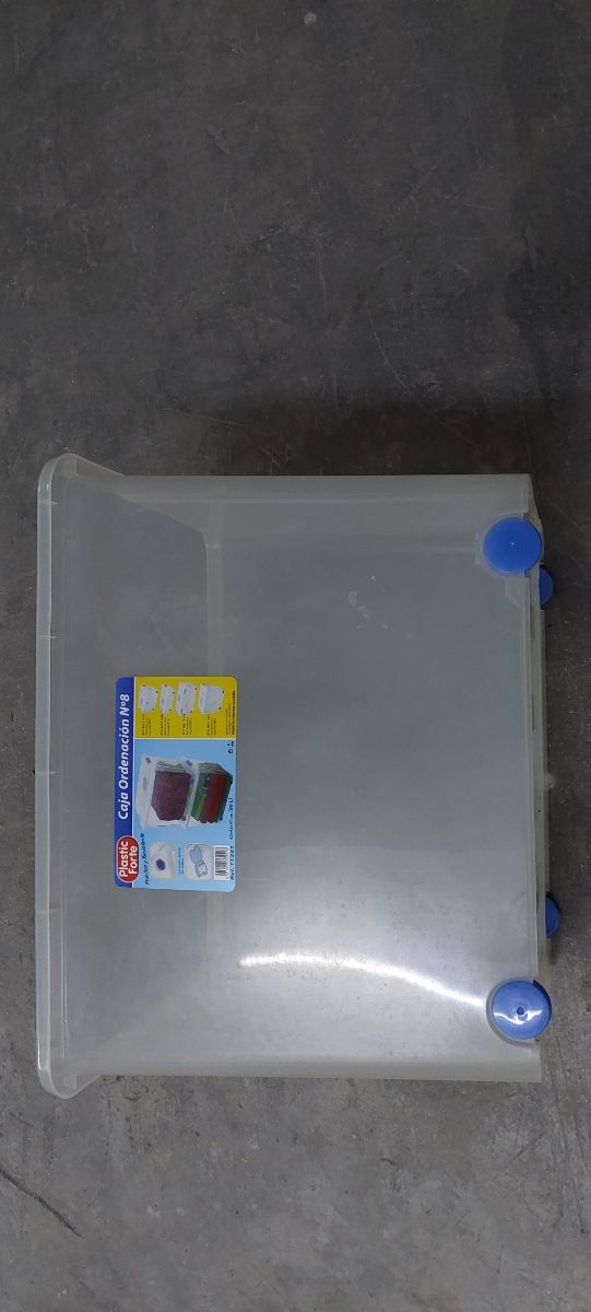 Caja plástico con ruedas 86L