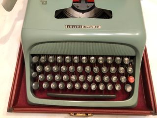 Maquina escribir Olivetti Studio 44
