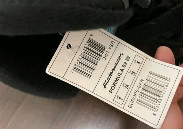 NUEVOS. Patines bladerunner fórmula 82W. Talla 38.