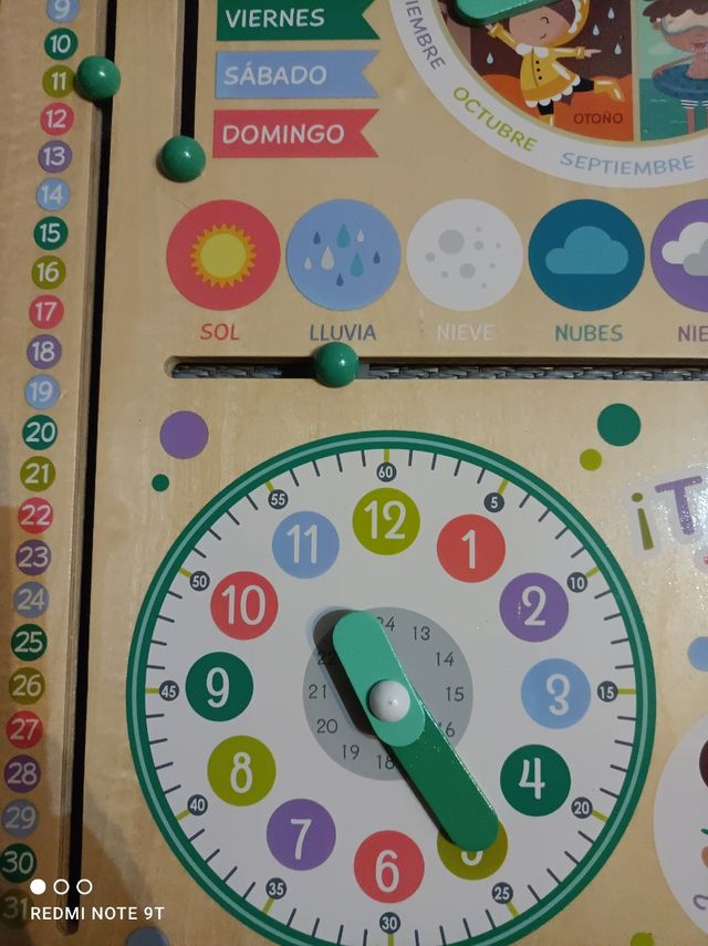 Calendario,reloj, de madera de Eureka kids