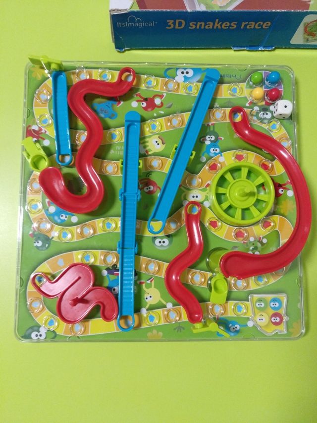 Juego Snakes Race como nuevo