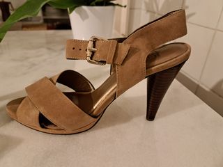 Sandalia vestir Beige Farrutx ante. 