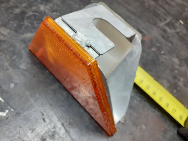 REFLECTANTE CARRETERAS BALIZA OJO DE GATO