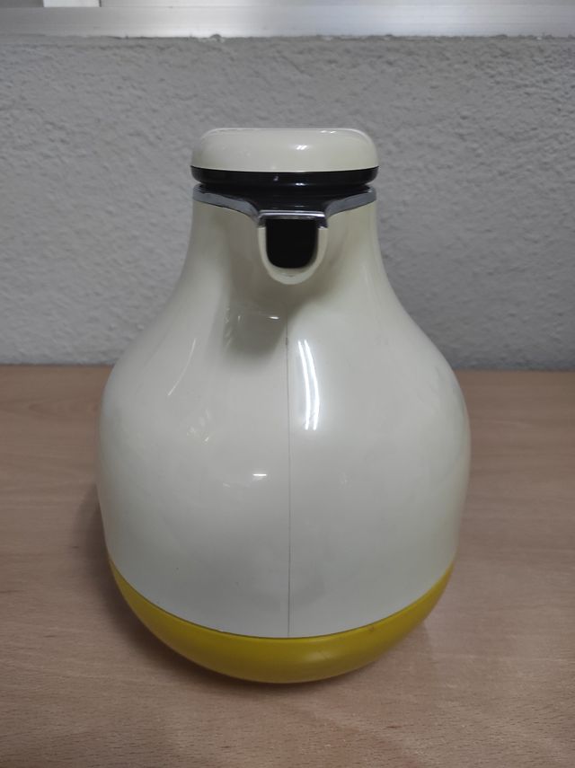 Jarra termo nueva de 1 litro