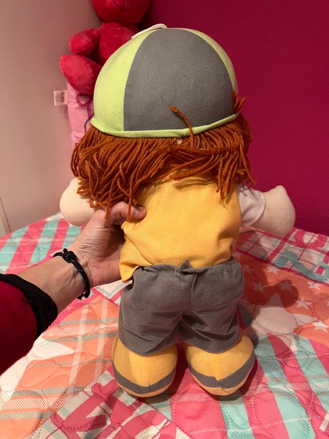 Muñeco y peluche guarda ropa