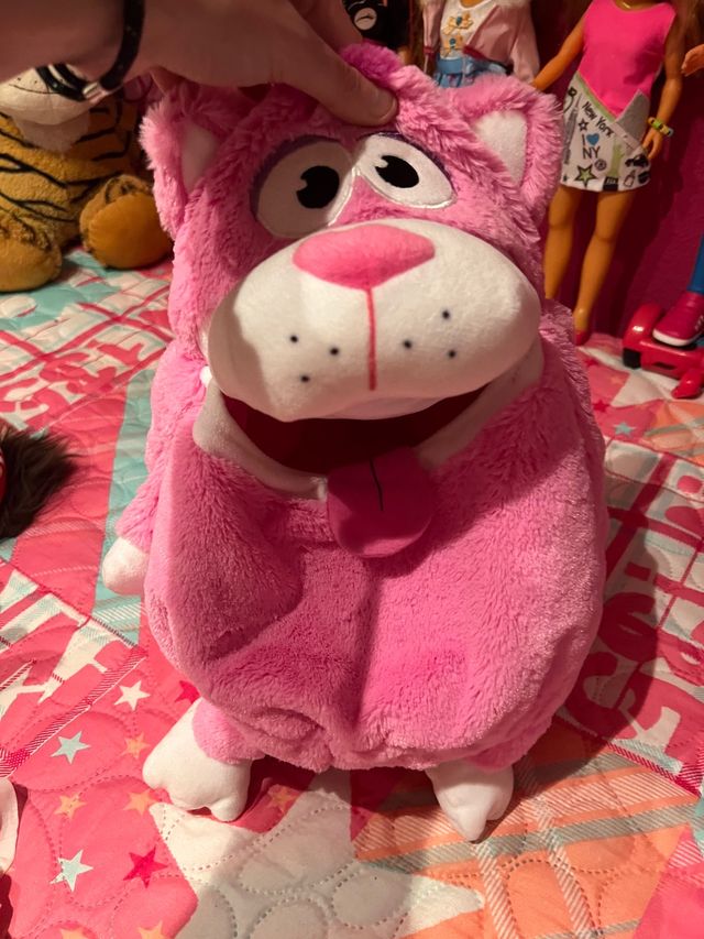 Muñeco y peluche guarda ropa