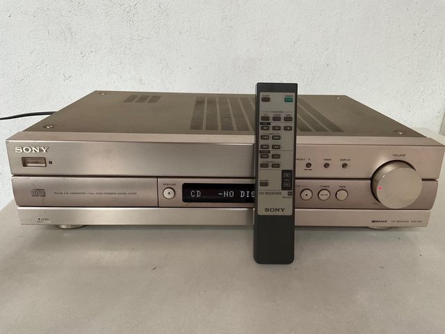 Sony  CD RECIVER RXD-700.