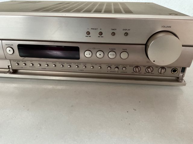 Sony  CD RECIVER RXD-700.