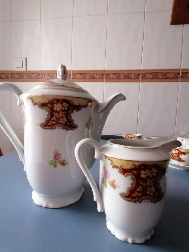 Juego de café de porcelana antiguo