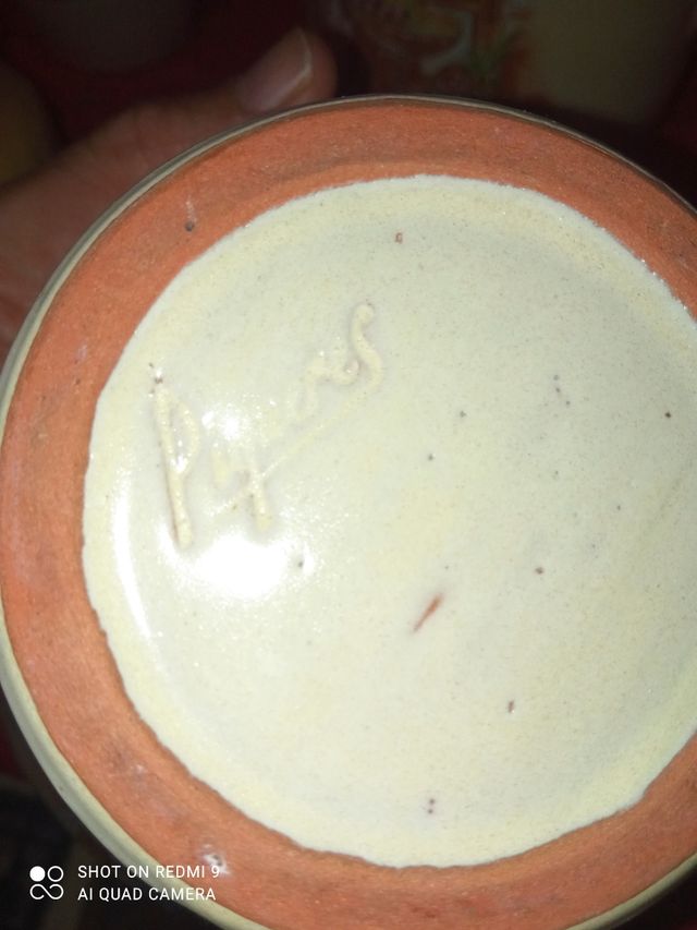 Cuatro botellas cuerdas antiguas