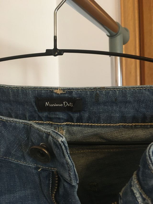 Pantalón vaquero recto de Massimo Dutti. Talla 25.