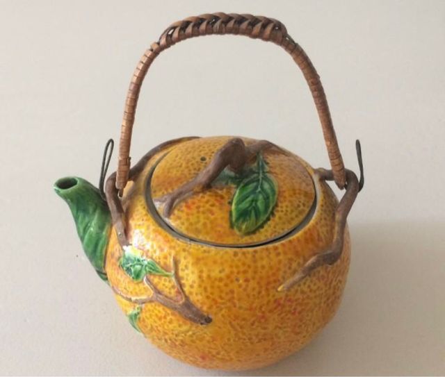 Preciosa Tetera de coleccion