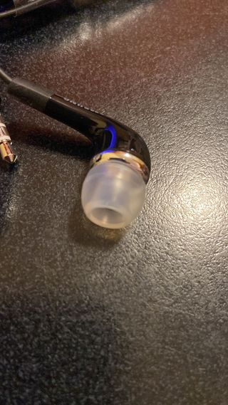 AURICOLARI SAMSUNG COLORE NERO usati