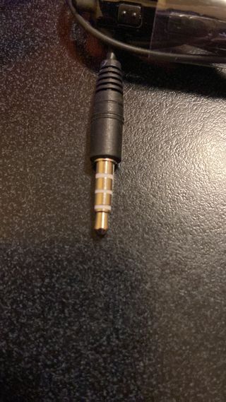 AURICOLARI SAMSUNG COLORE NERO usati
