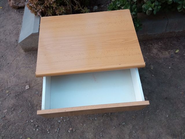 mesita de noche color haya