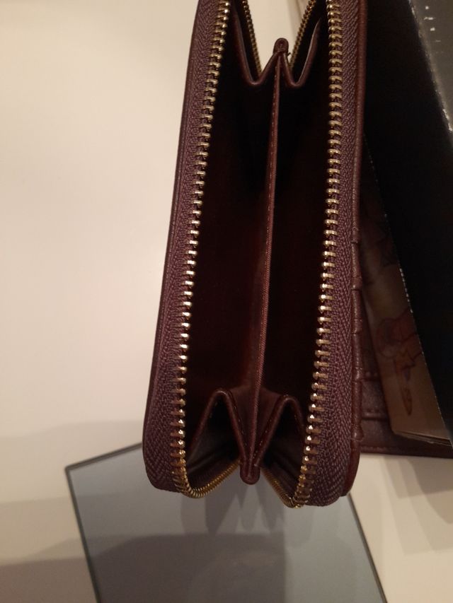 billetero sin estrenar con la etiqueta 