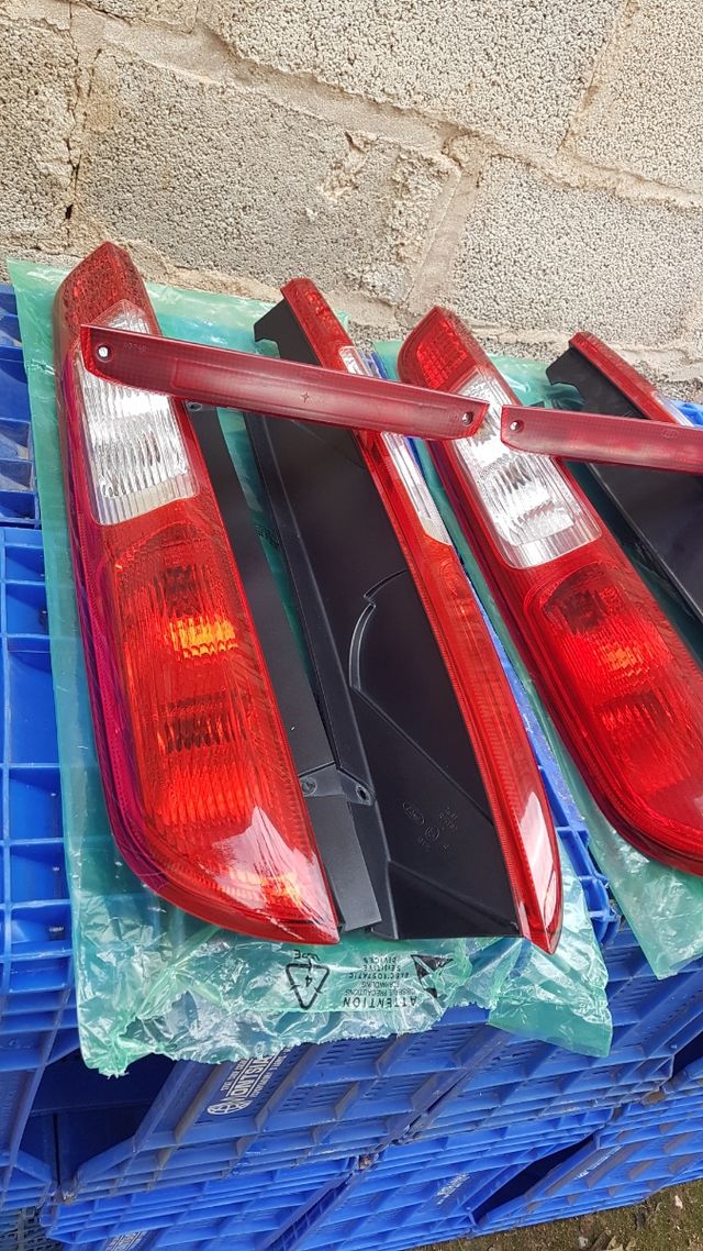 Pilotos Traseros Ford Focus mk2