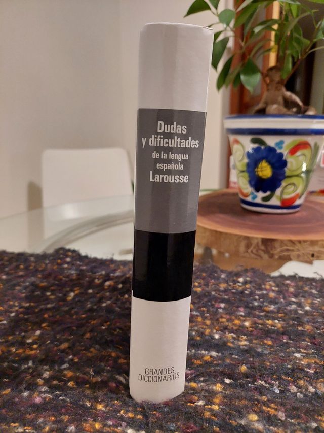 DUDAS Y DIFICULTADES DE LA LENGUA ESPAÑOLA LAROUSS