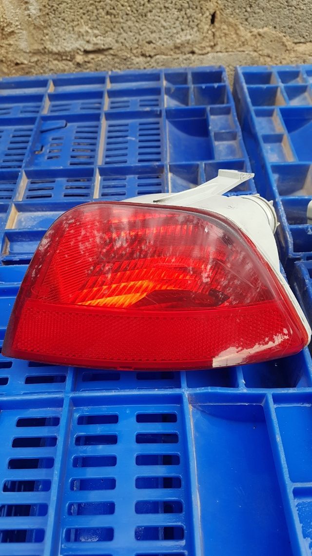 Pilotos Traseros antiniebla y marcha atras Ford