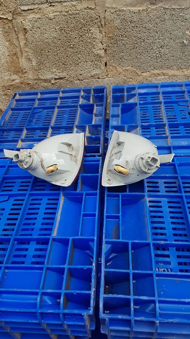 Pilotos Traseros antiniebla y marcha atras Ford