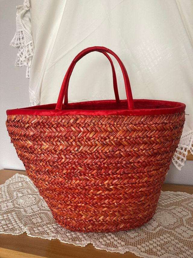 Cestino da spiaggia rosso