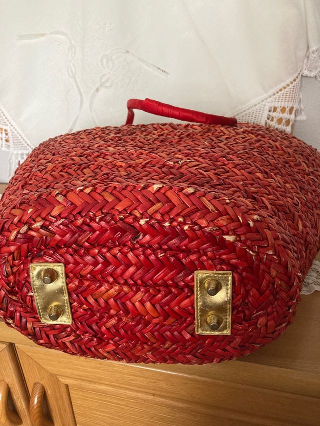 Cestino da spiaggia rosso