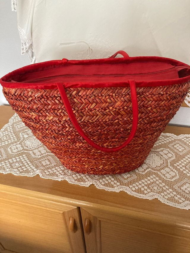 Cestino da spiaggia rosso