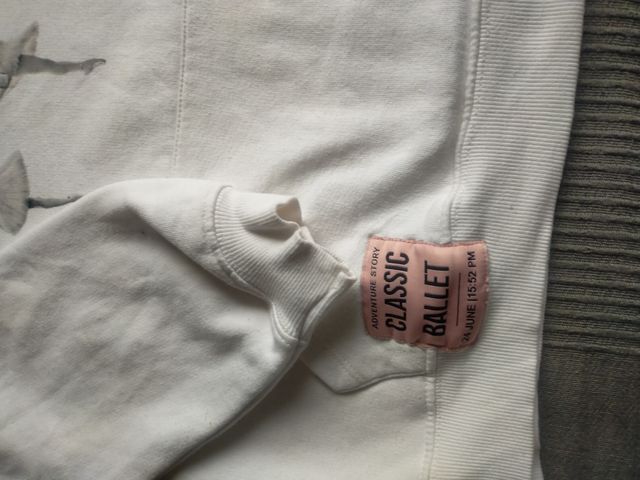 Felpa bianca di Zara t13-14. Offerta