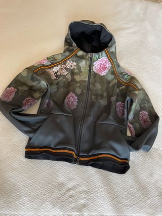 Cazadora desigual Talla XS