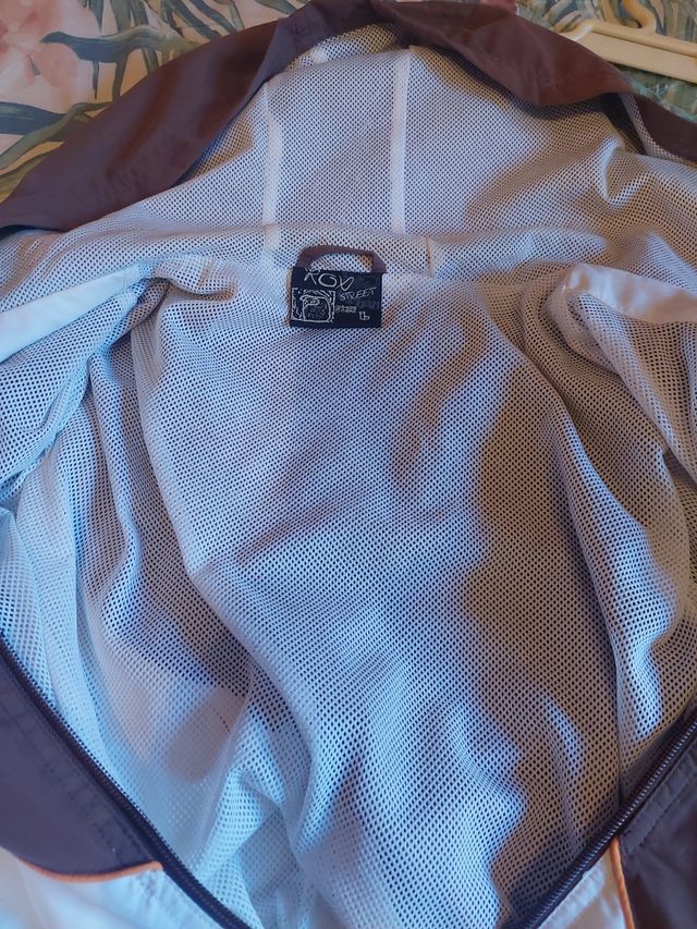 chaqueta tipo chándal