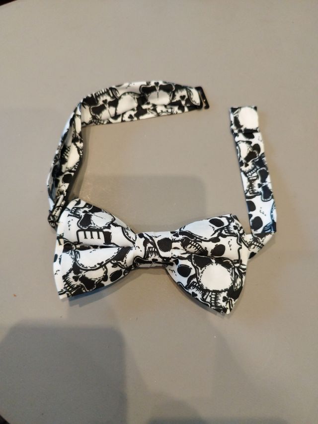 pajarita caballero calaveras