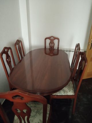 Mesa de comedor.