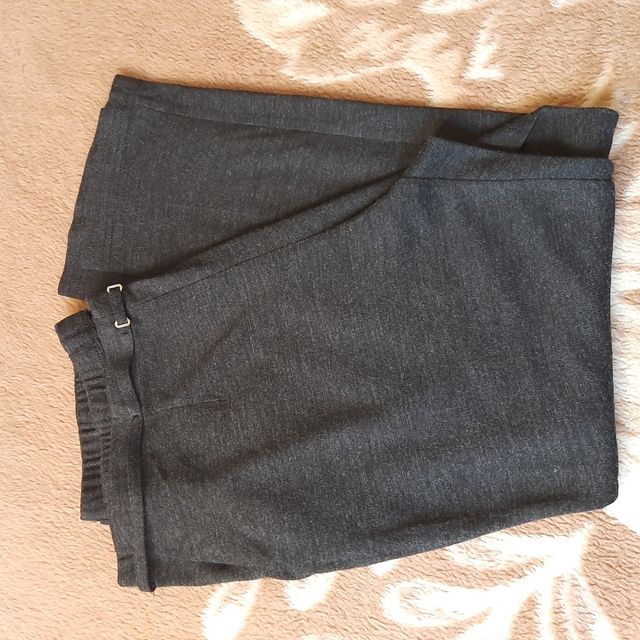 Pantalon punto gris merengo.