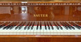 Piano de cola Sauter