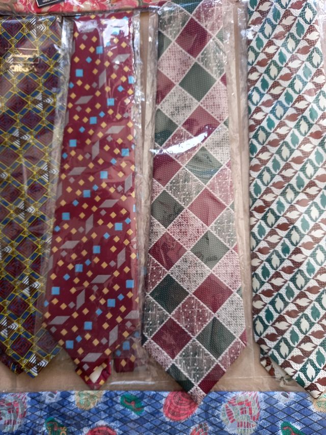 3 Corbatas cro. 12€ a elegir.