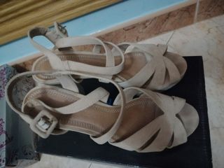 Sandalias tacon crema