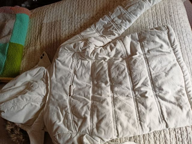 chaqueta pana blanca de Zara talla M