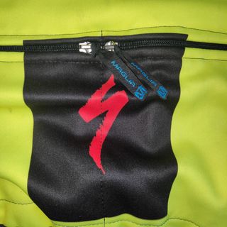 CHAQUETA INVIERNO CON MEMBRANA ANTIVIENTO MAGLIA.