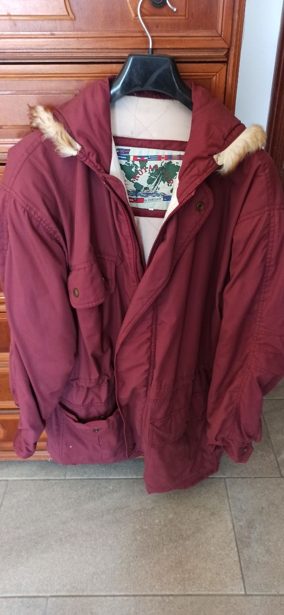 Parka con cappuccio con pelo