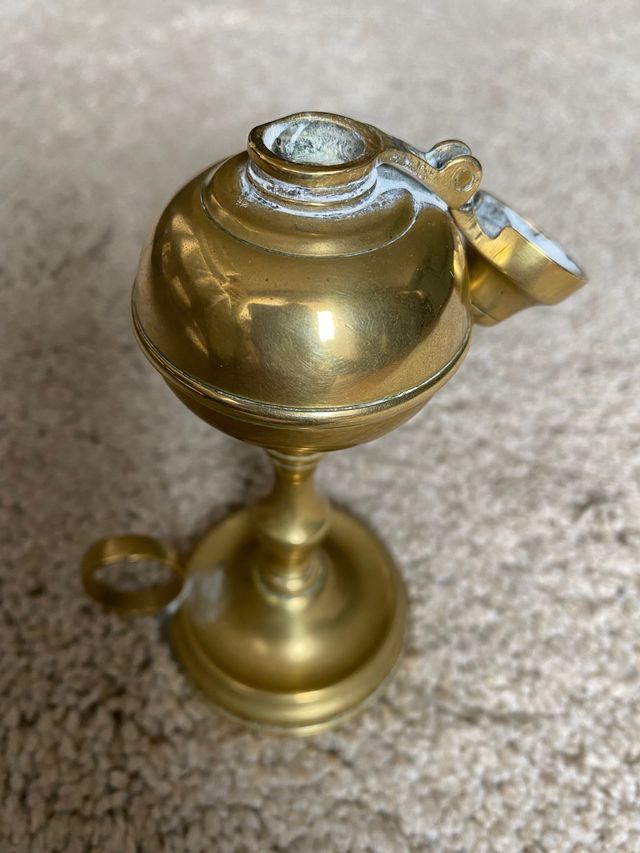 Lampara de aceite antigua